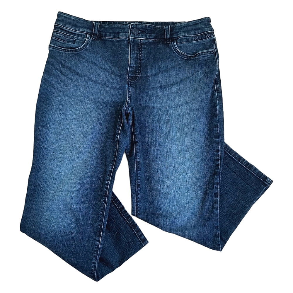 So Slimming by Chico's  mid rise medium wash cropped straight leg jeans sz 2/ 12